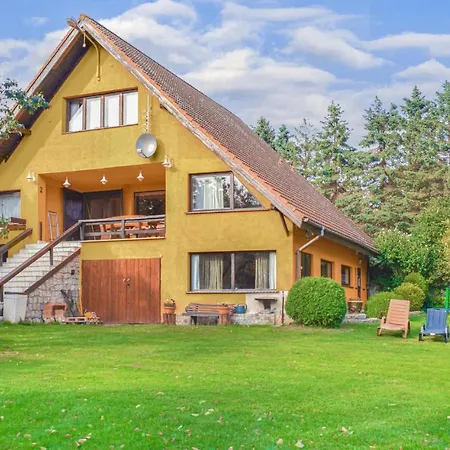3 Bedroom Nice Apartment In Wolin