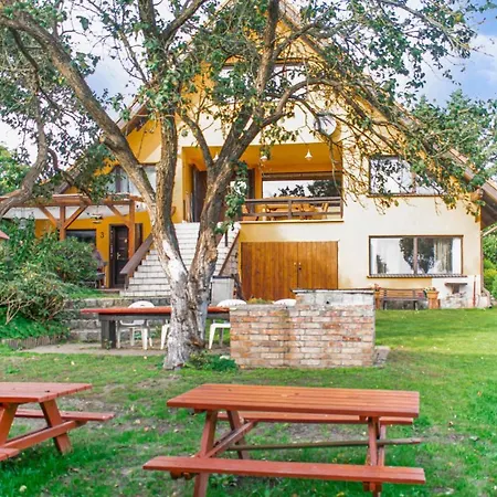 3 Bedroom Nice Apartment In Wolin Apartamento *