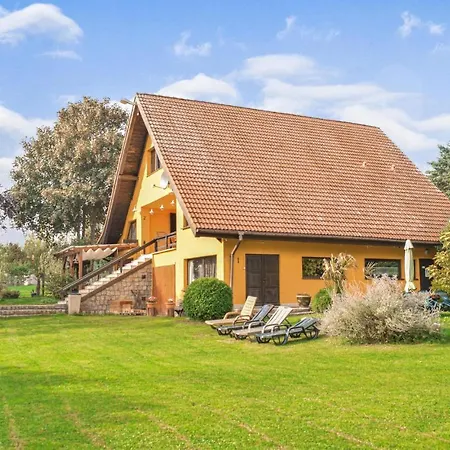 3 Bedroom Nice Apartment In Wolin Apartamento Wolin