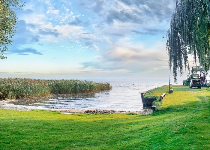 3 Bedroom Gorgeous In Apartamento