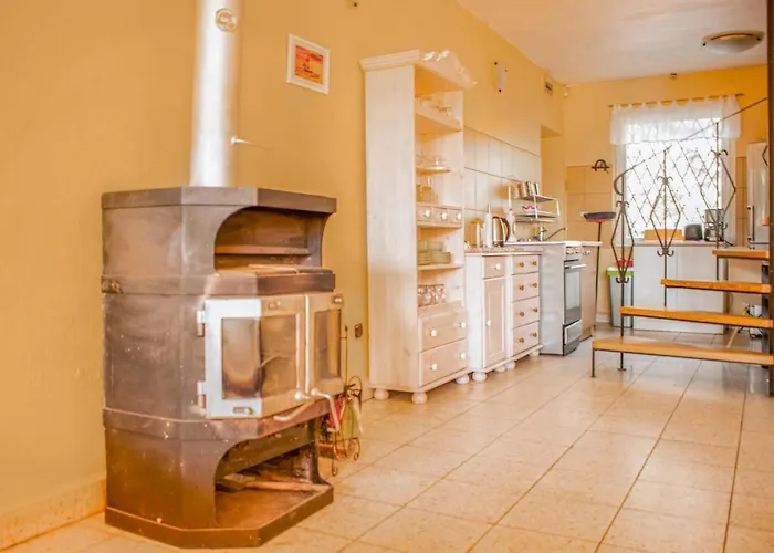 شقة 3 Bedroom Gorgeous In ولين