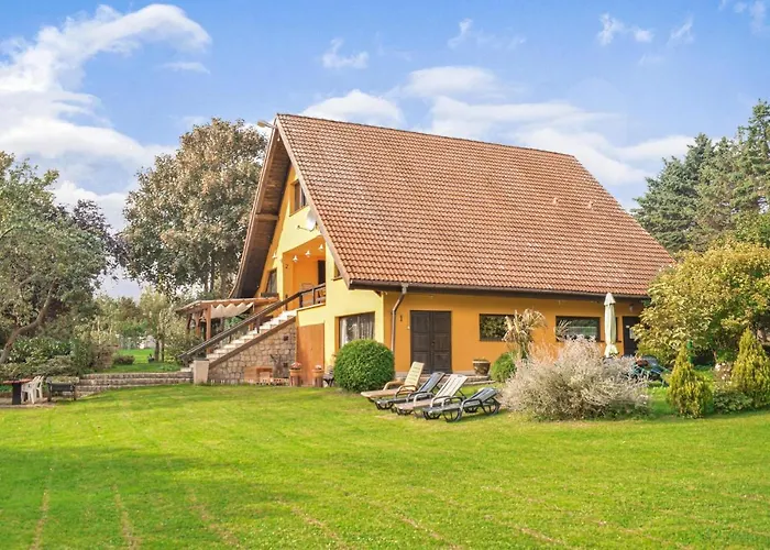 3 Bedroom Gorgeous In Apartamento Wolin