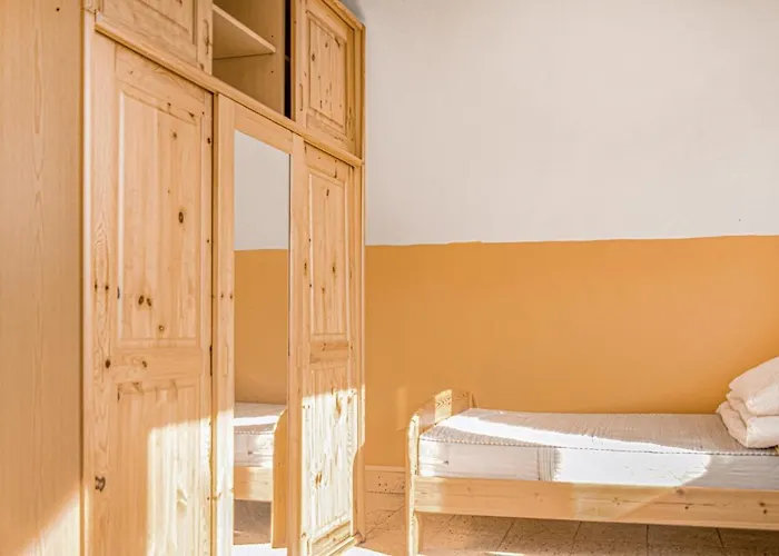 3 Bedroom Gorgeous In Apartamento